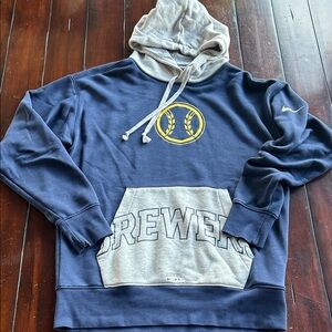 Nike Milwaukee Brewers almost new sweatshirt